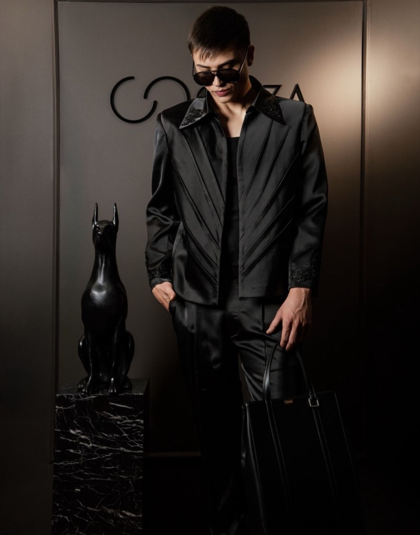 Chaqueta Boxy Futurista Negra — SOUZA