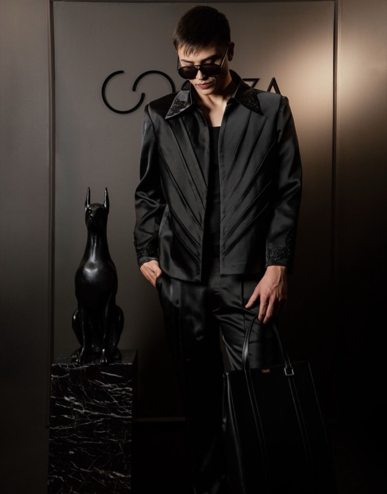 Chaqueta Boxy Futurista Negra — SOUZA