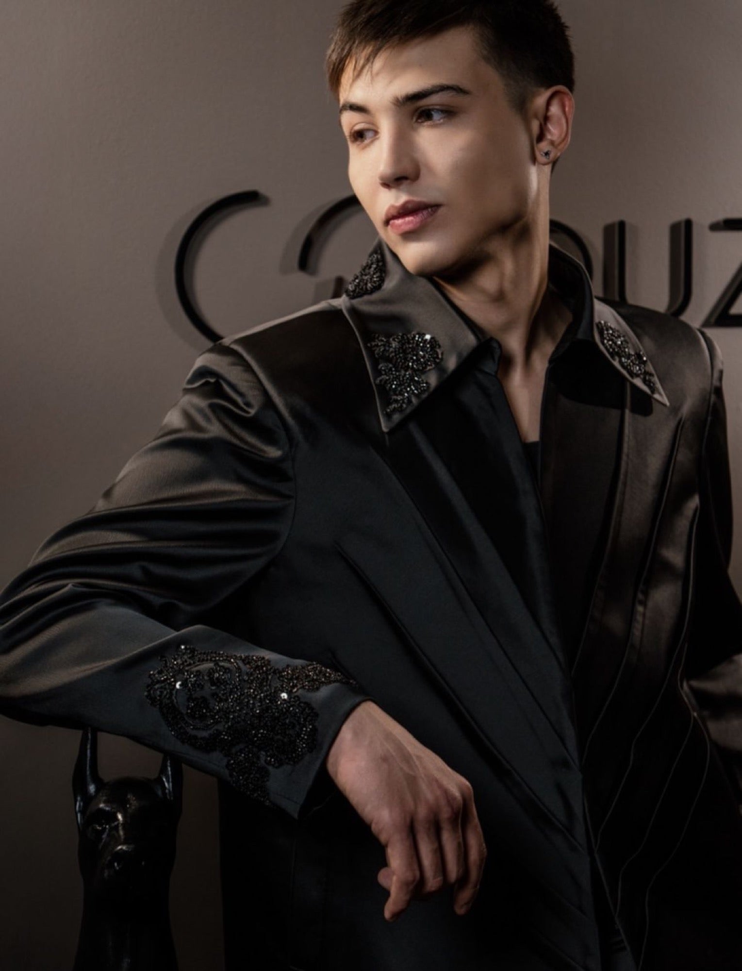 Chaqueta Pedrería Hombros — SOUZA