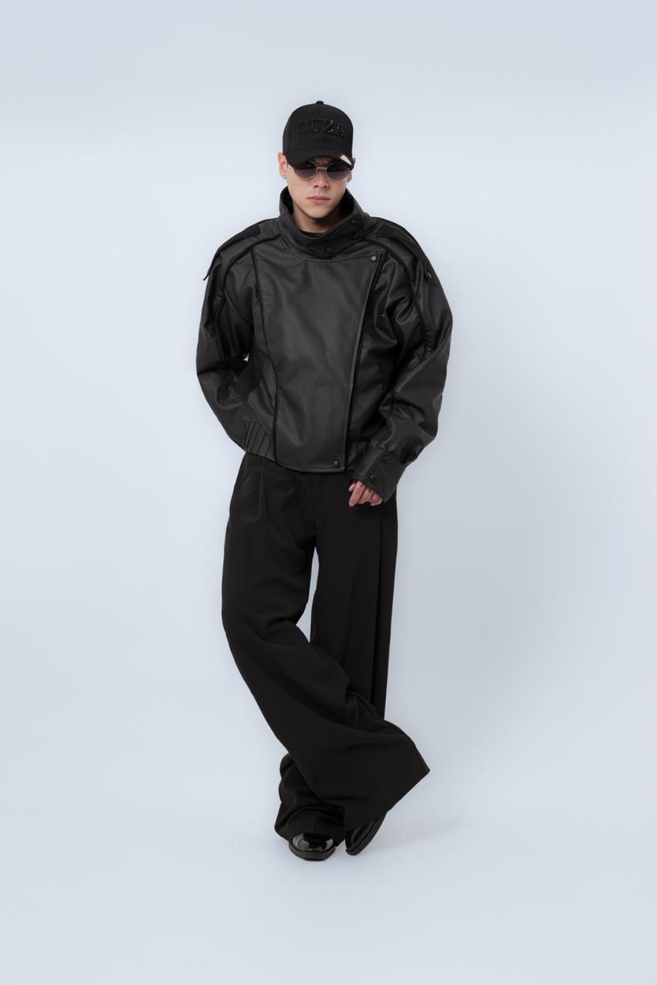 Chaqueta Bomber Negra Satinada — SOUZA