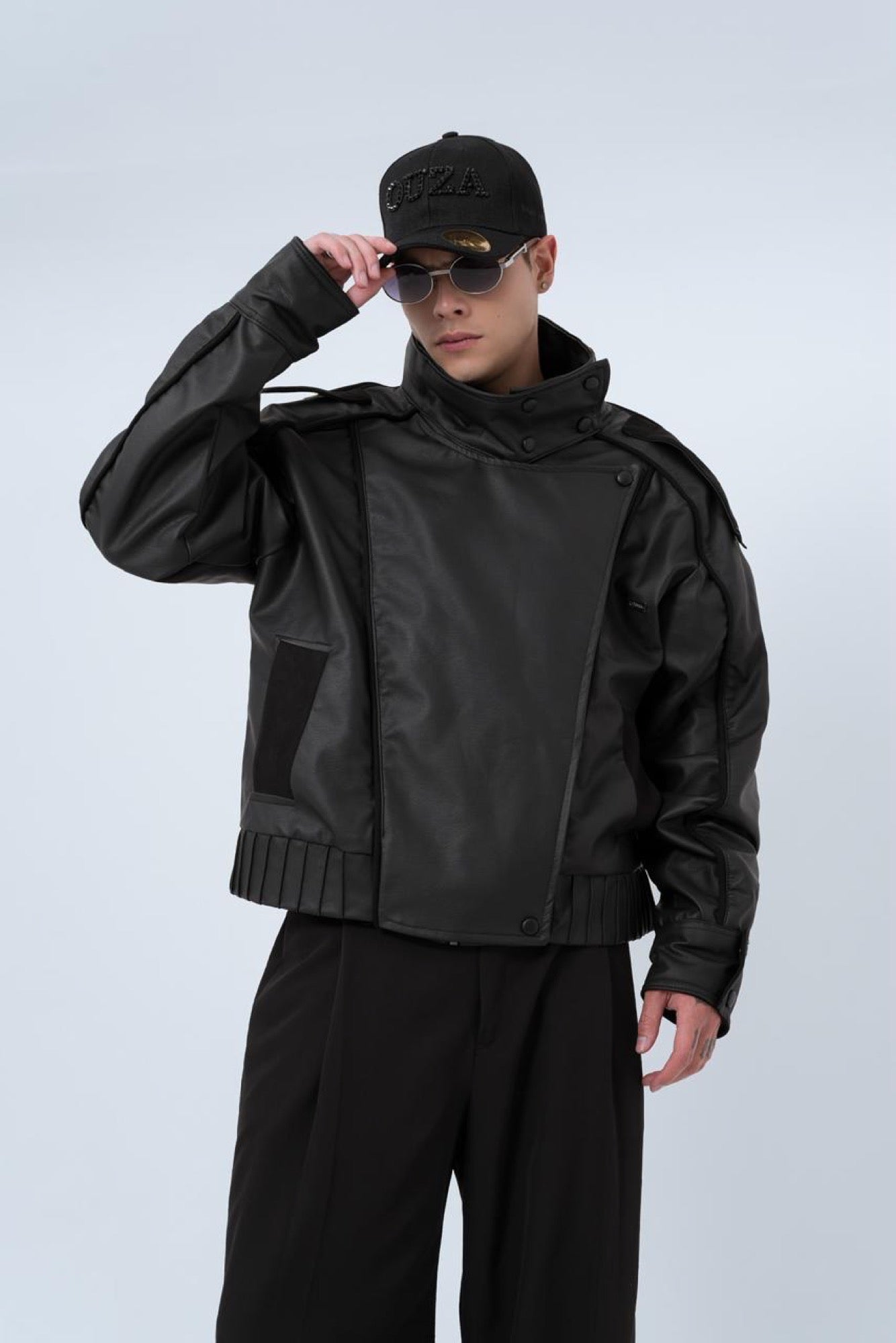 Chaqueta Bomber Negra Satinada — SOUZA