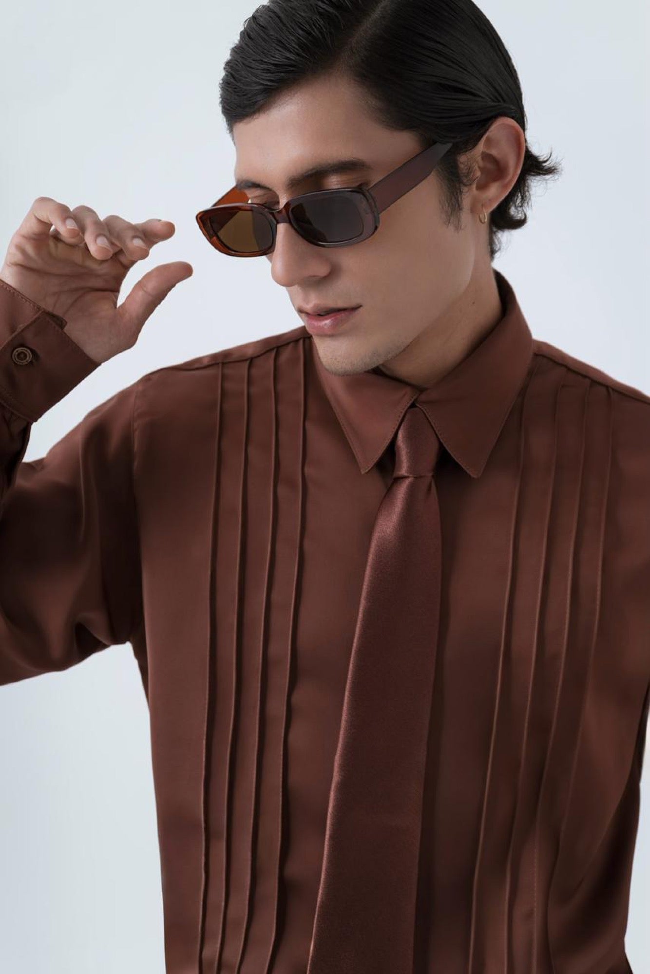 Camisa Marrón Plisada — SOUZA