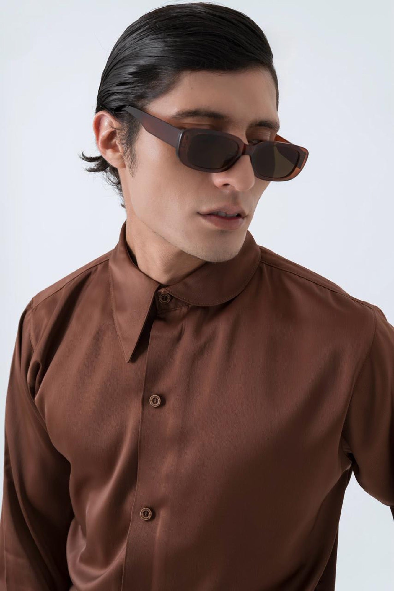 Camisa Marrón Satinada — SOUZA